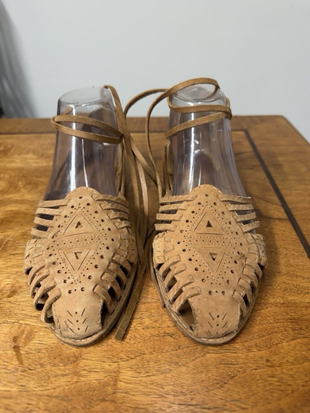 Vtg 1990s 9 West Women’s 8 Natural Leather Huarache Sandals Ankle Wrap Straps